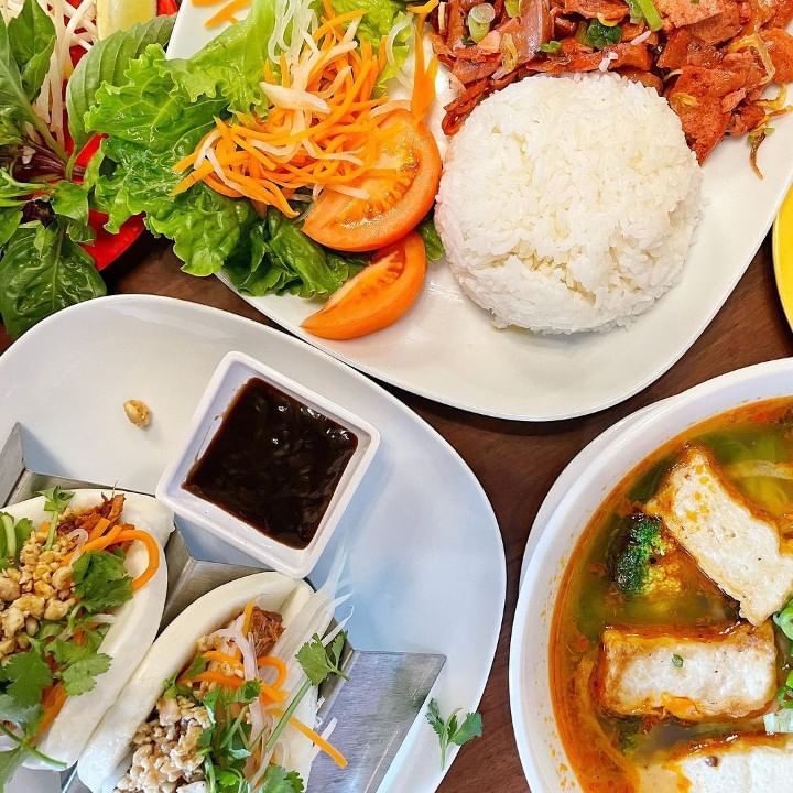 Experience Authentic Vietnamese Dining at XinhXinh Bistro