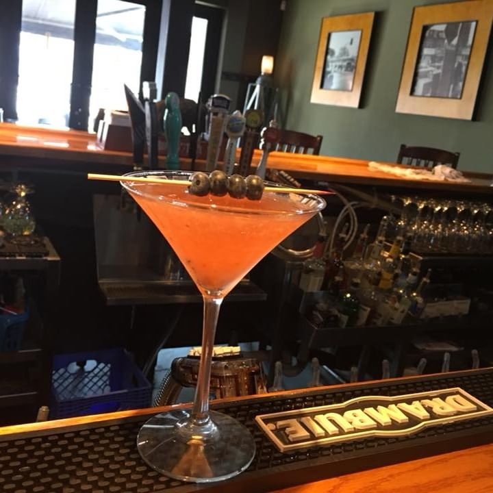 Expertly Crafted Drinks and Cocktails