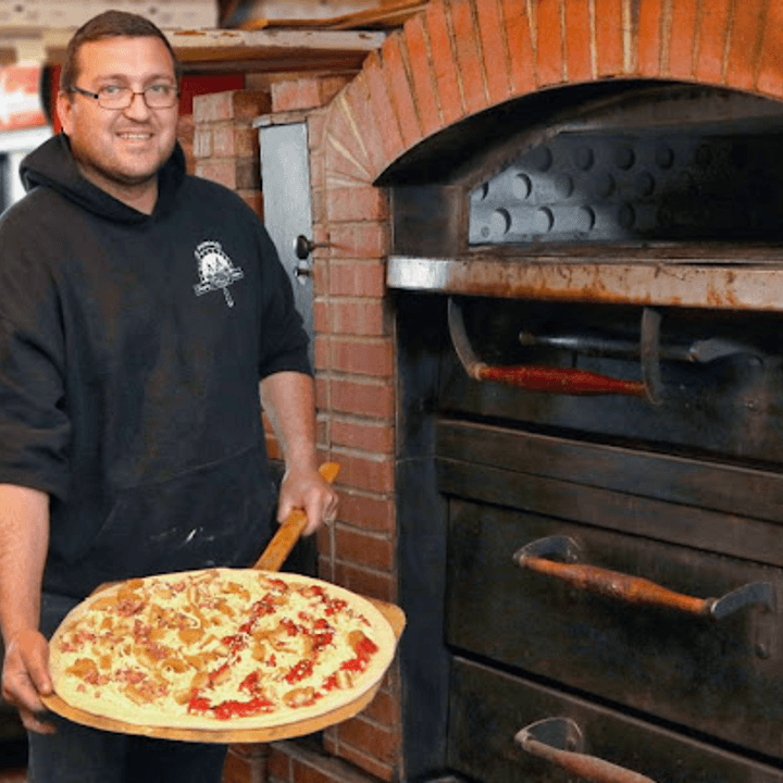 Welcome to Il Forno Brick Oven Pizza!