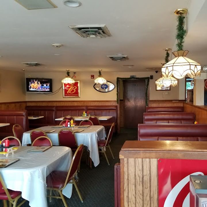 Gus’s continues to be synonymous with great food and good times.