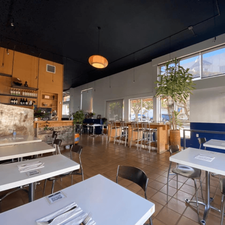 Cozy Dining Experience