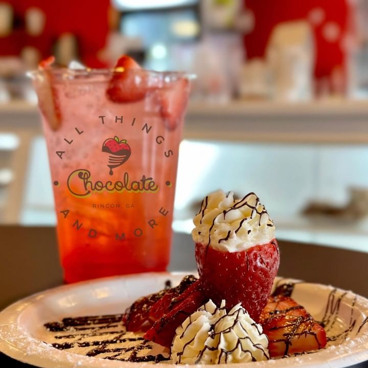 Fulfill your Sweet Tooth Craving with Delectable Desserts and Drinks!