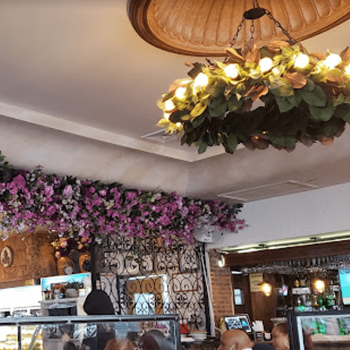 We welcome you to Cafe Colonial Restaurant & Grill!