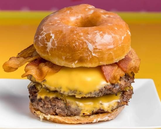 DONUT DOUBLE BACON CHEESEBURGER.