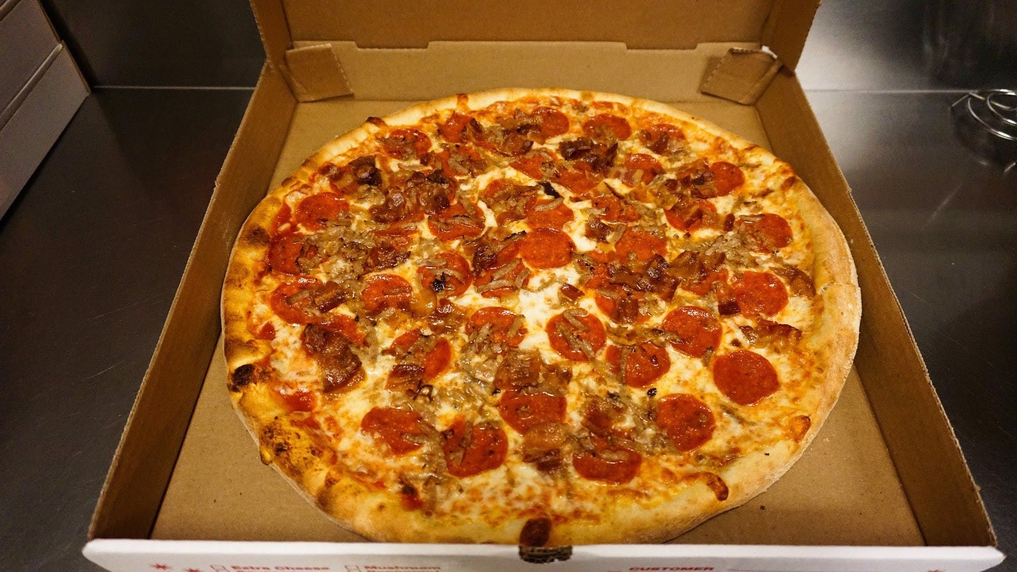 Meat Lover's Pizza (Medium 14'').