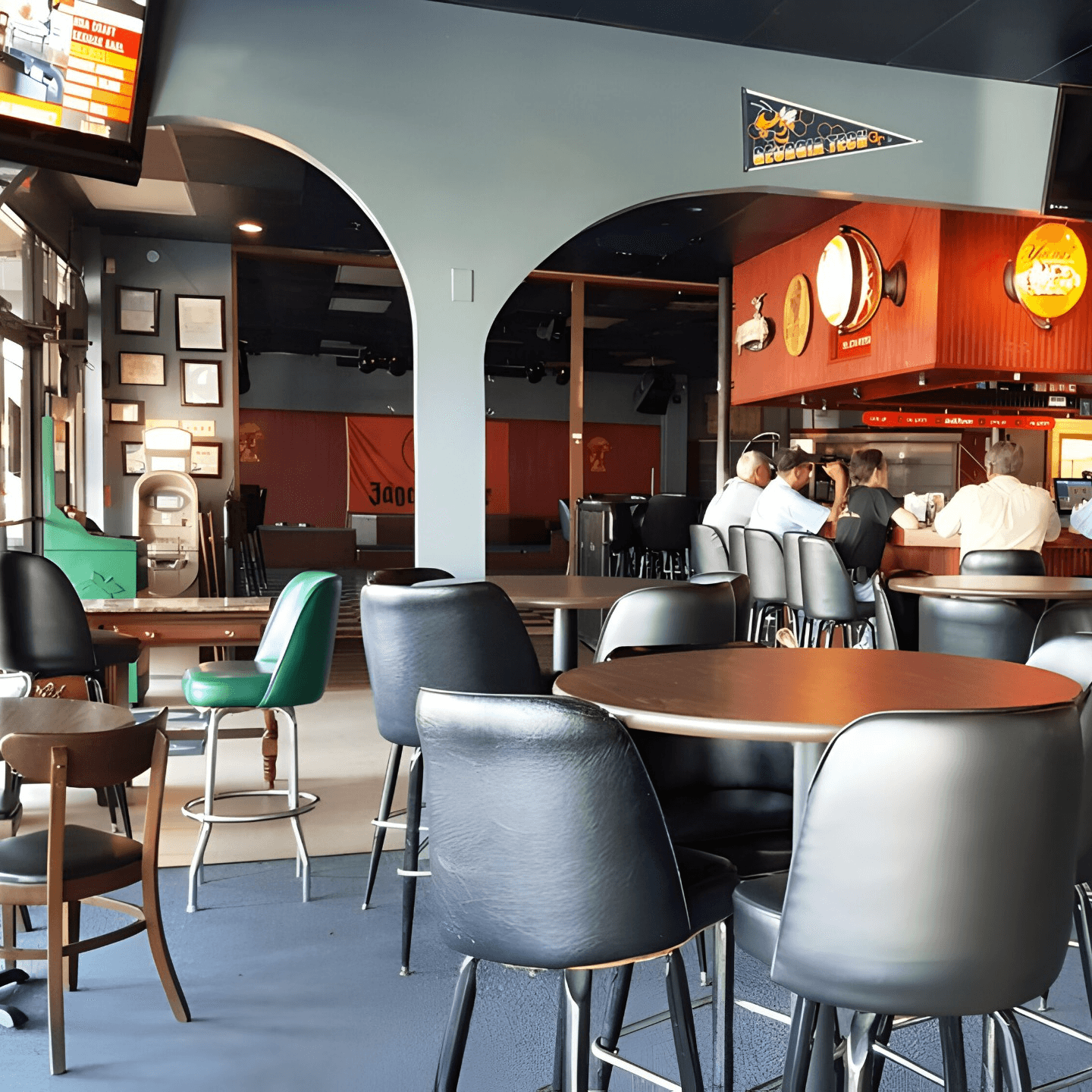 Welcome to Five O’clock Sports Bar & Grill