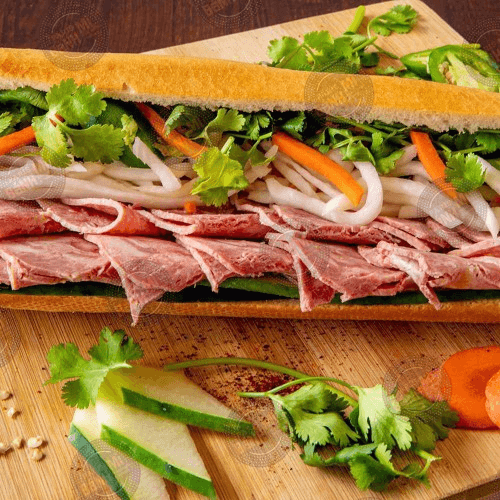 B6. Pate Jam Bon / Bánh Mì Pate Thịt Nguội.
