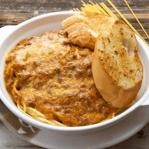 Baked Bolognese with Garlic Bread in Tomato Sauce 焗肉醬配蒜蓉包