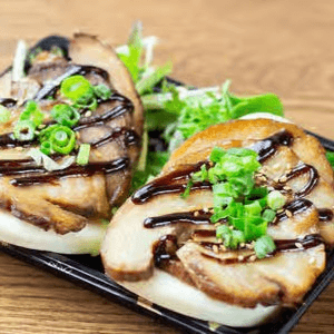 Pork Chashu Bun (2 Pieces).