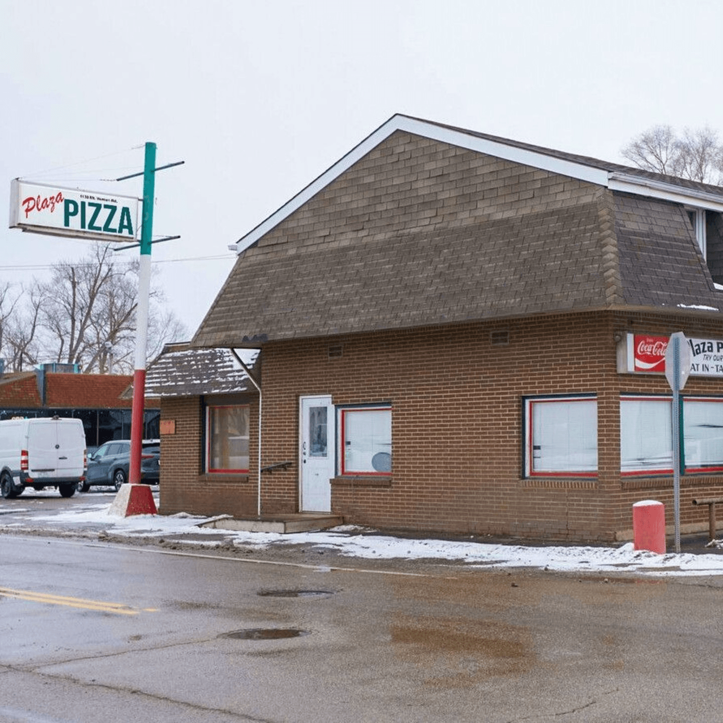 Plaza Pizza Newark — The Original Favorite
