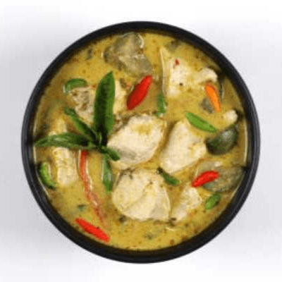 GREEN CHICKEN CURRY.