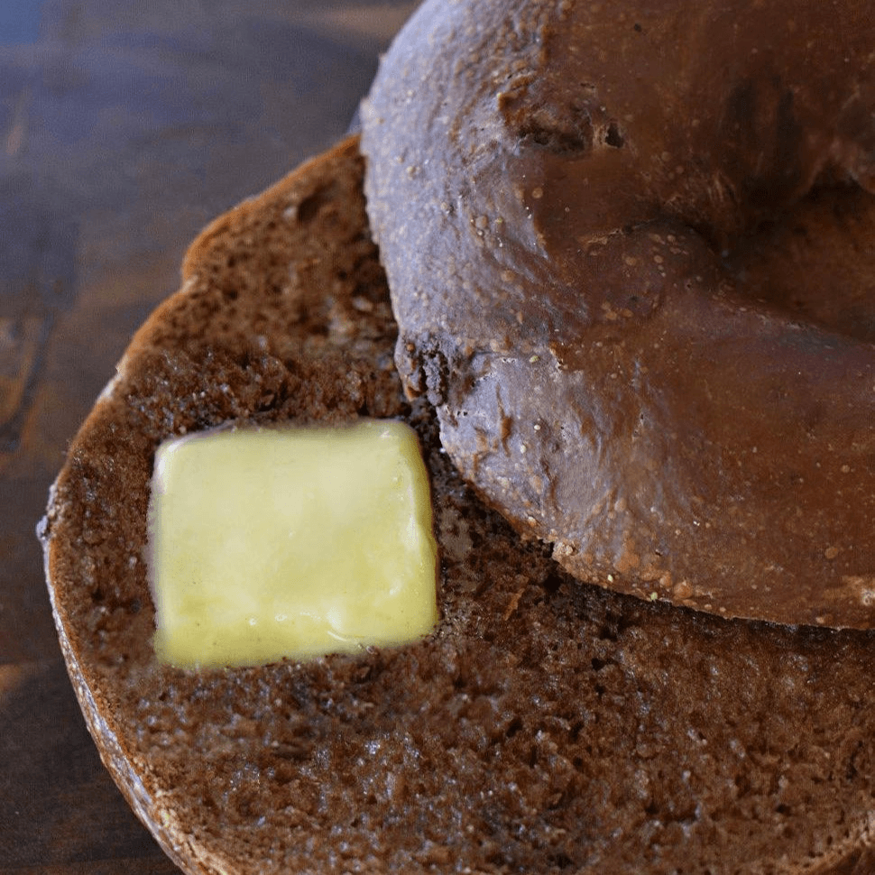 BAGEL W/BUTTER.