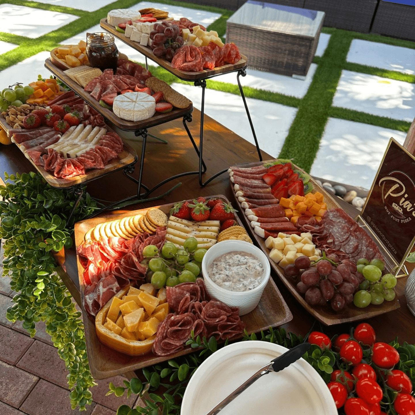 Tablas De Quesos Y Embutidos