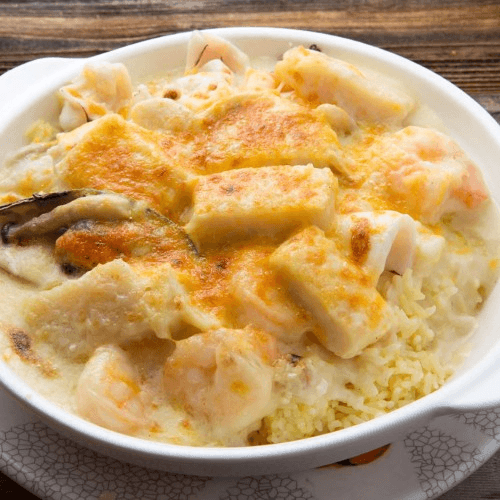 B01 Baked Seafood in Cream Sauce 焗白汁什菌海鲜 