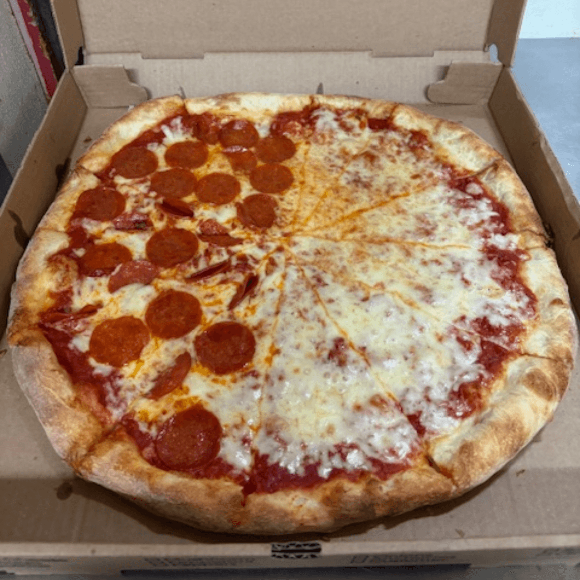 1/2 Pepperoni Pizza (Large 16”).