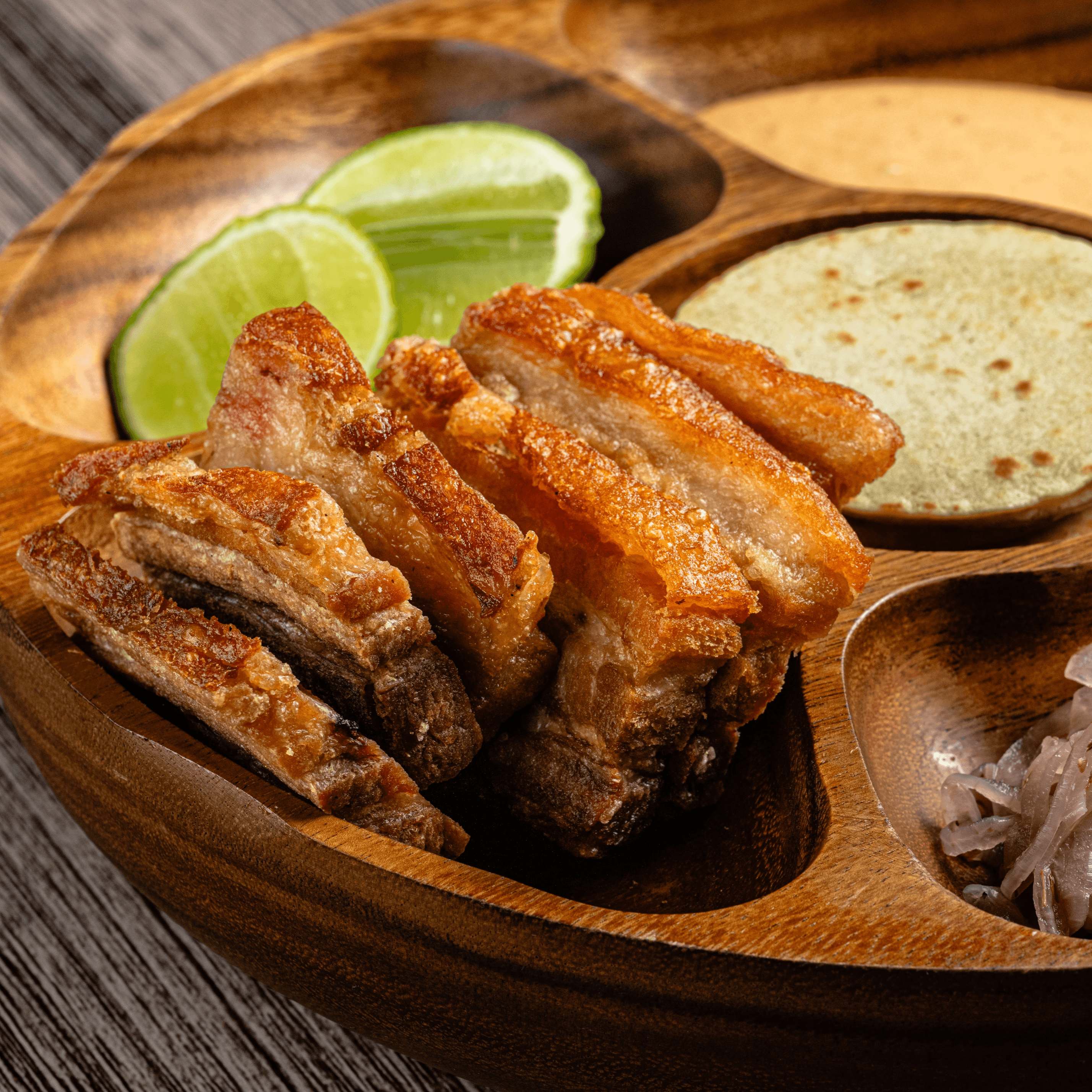 CHICHARRON CON TORTILLAS.