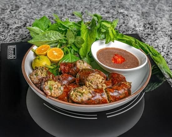 Lemongrass sausage ( Dồi Sả).