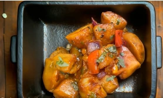 Potato Chilli (vegan).