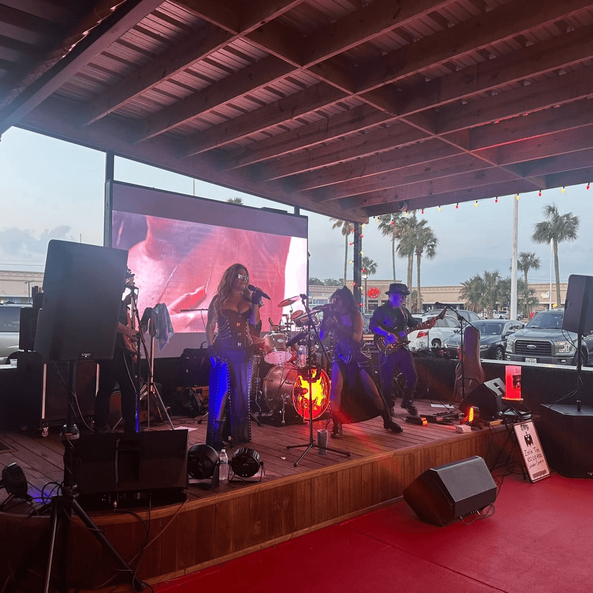 Texas Huddle gallery image #1