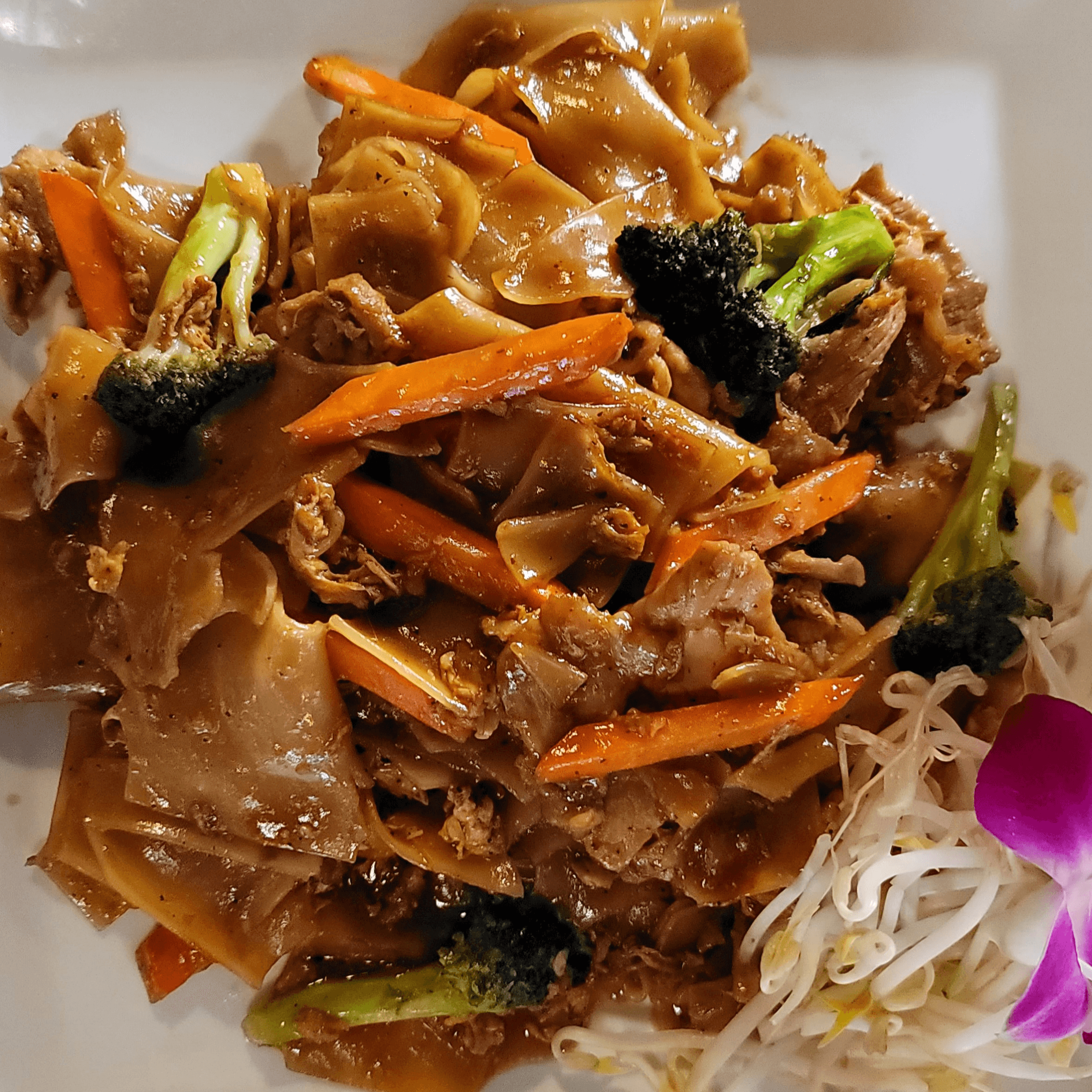 PAD SEE EW HALF PAN.