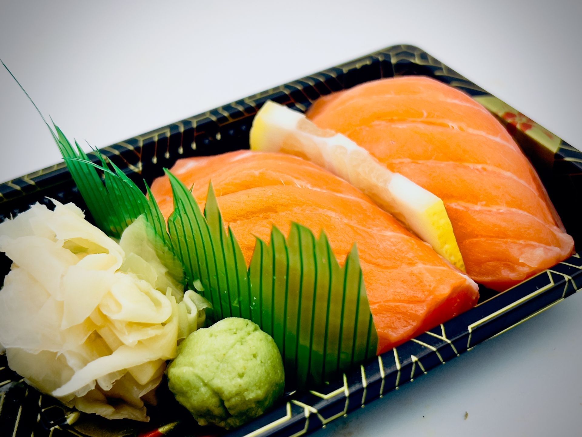 (Off) Salmon sushi 2 pcs.