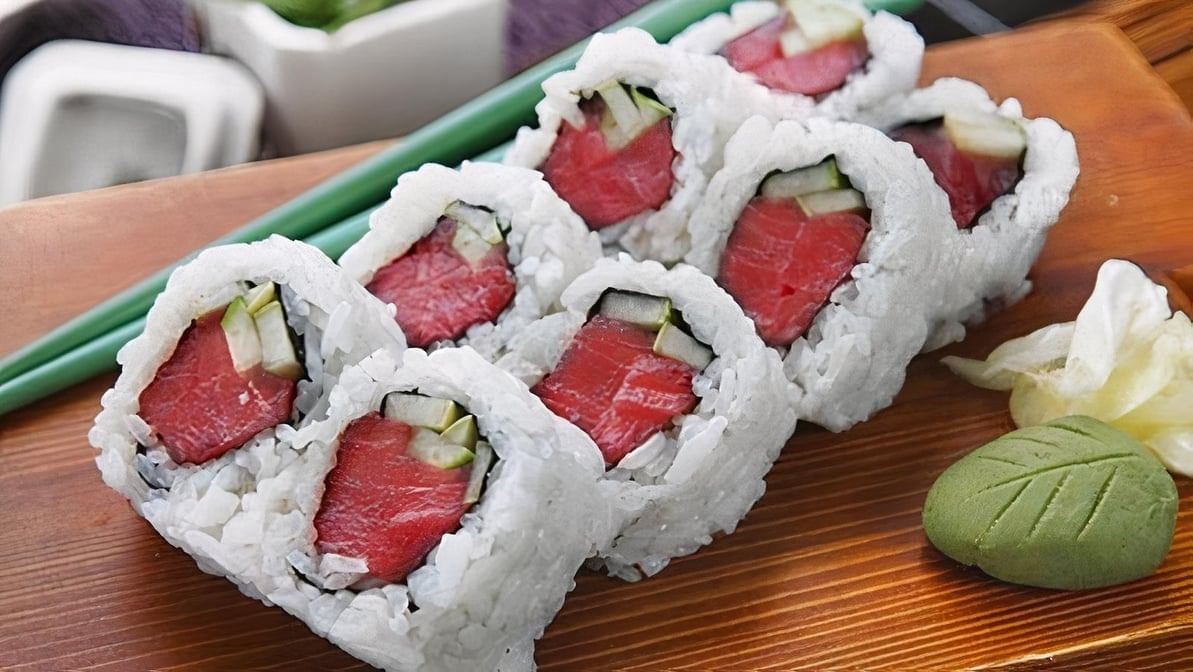 Tuna roll.