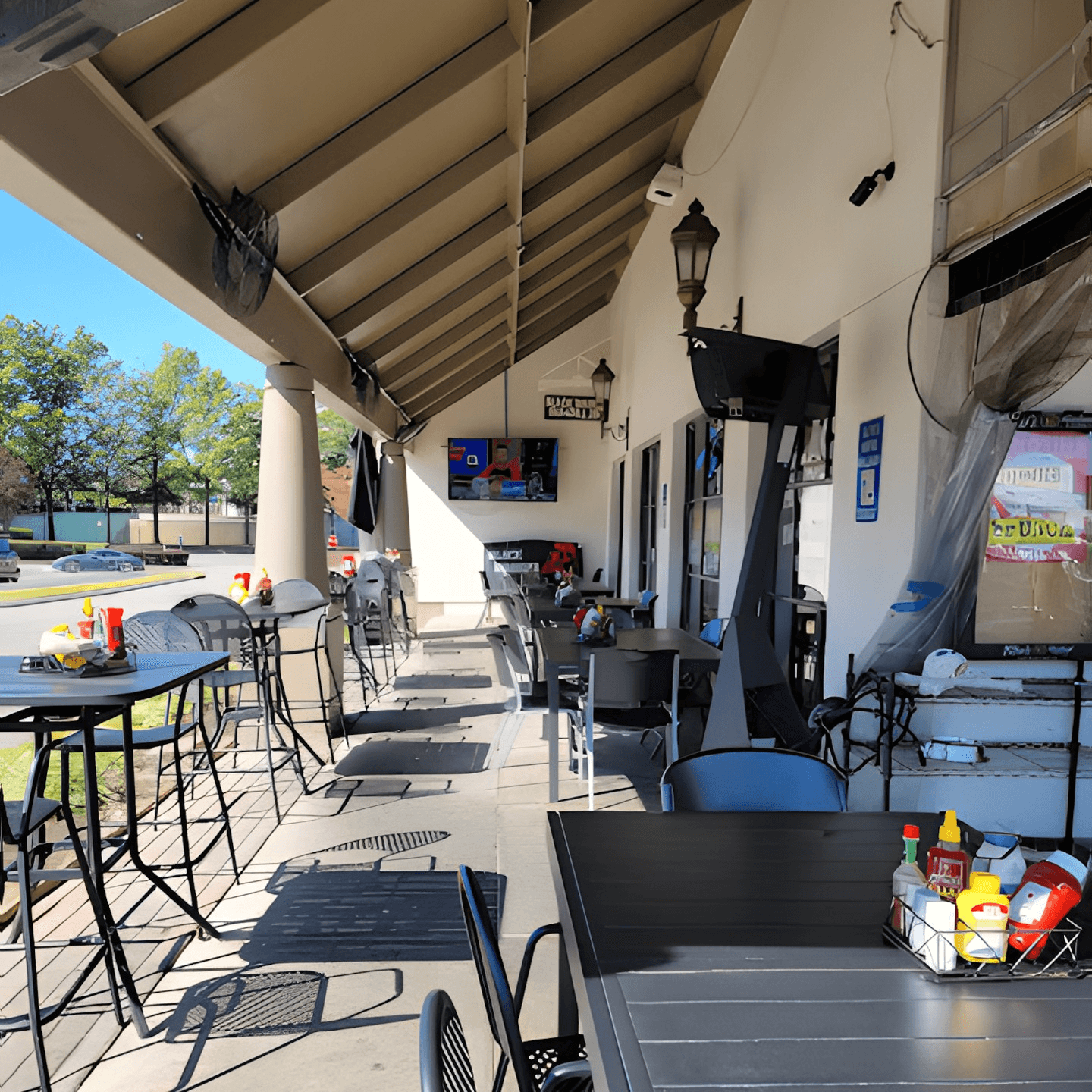 Black Market Bar+Grill (280)