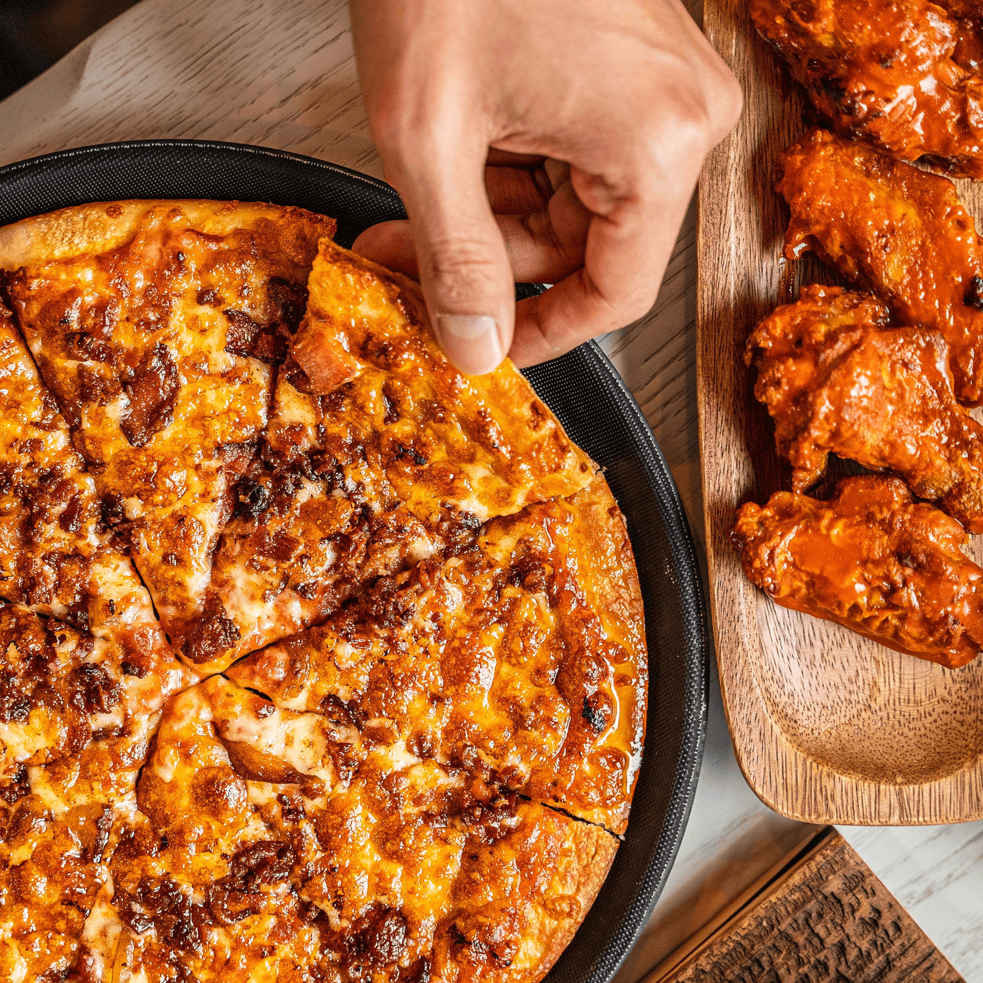 Singas Famous Pizza gallery image #1