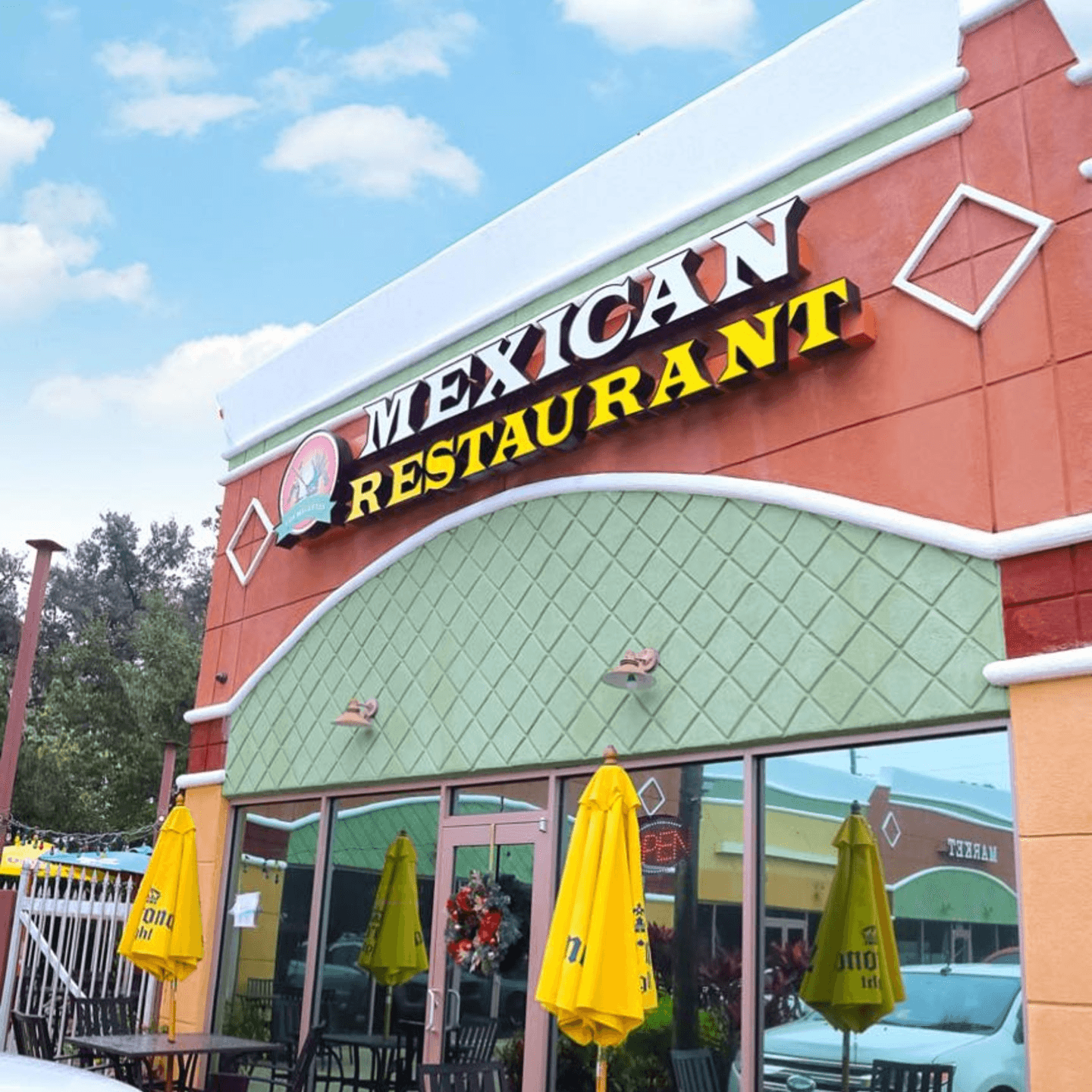 Welcome to Los Magueyes Mexican Restaurant!