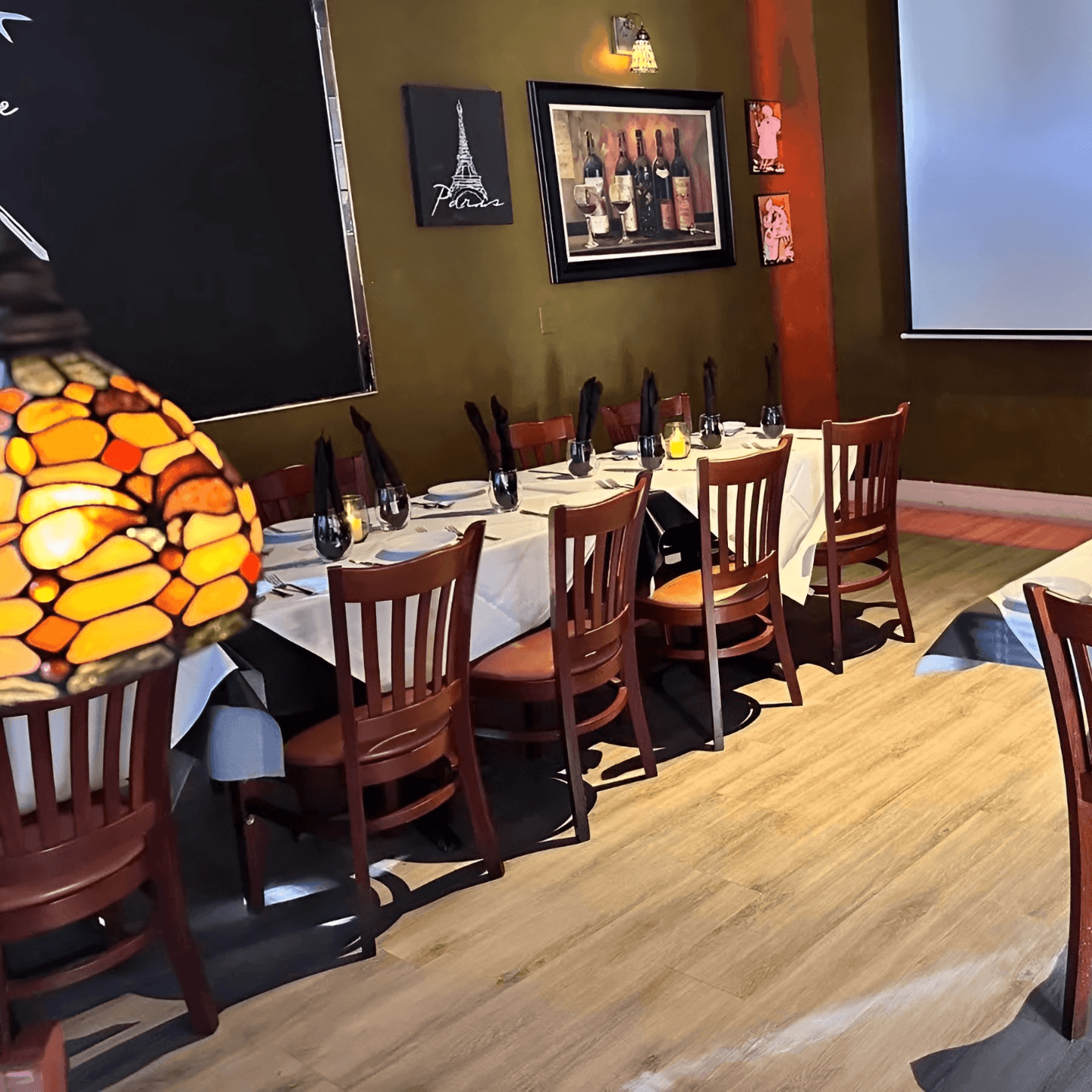 Consistently Praised Dining Experience