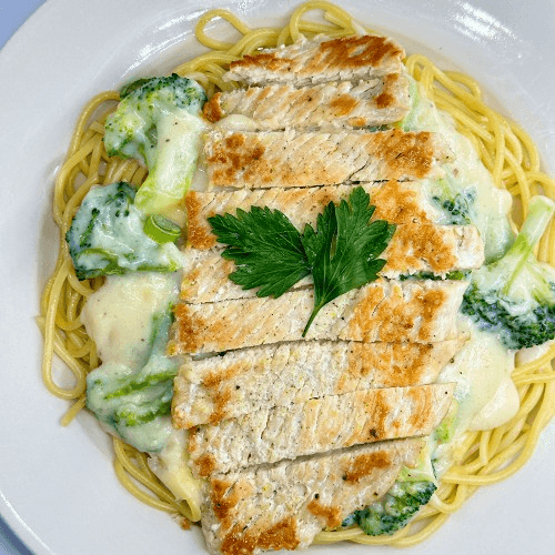Pasta with Chicken and Broccoli (Alfredo Sauce)