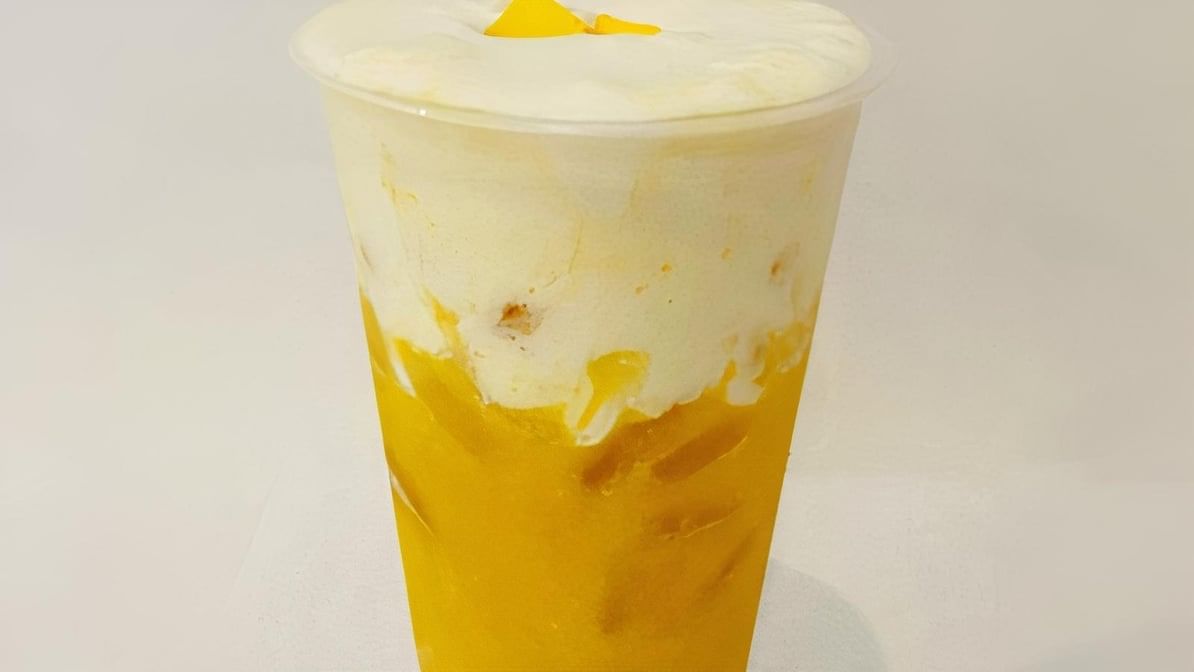 Muddy mango with cream.