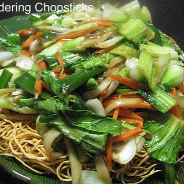 V6. Fried Egg Noodle w/ Tofu & Veggies.