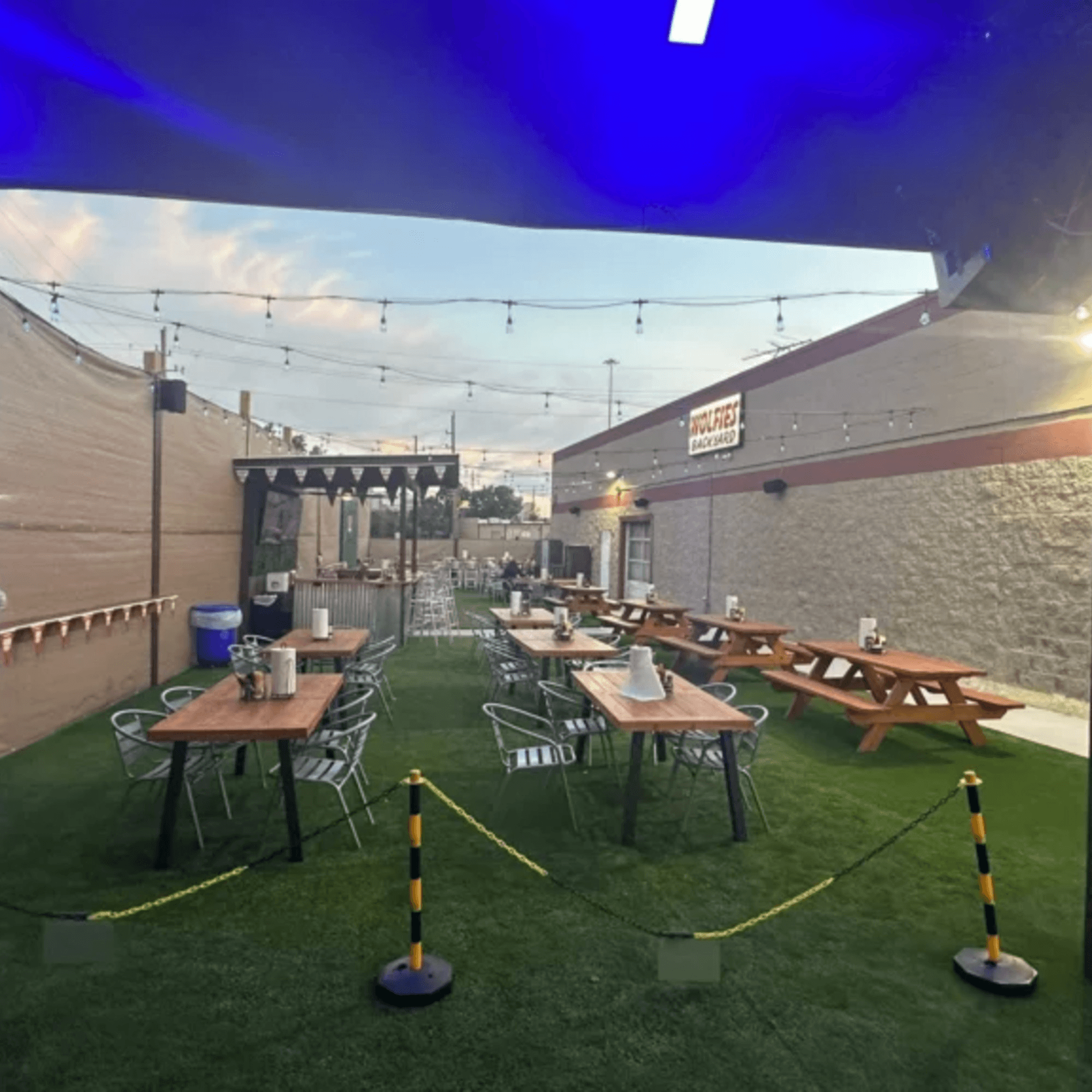 Wolfies Restaurant and Sports Bar gallery image #4