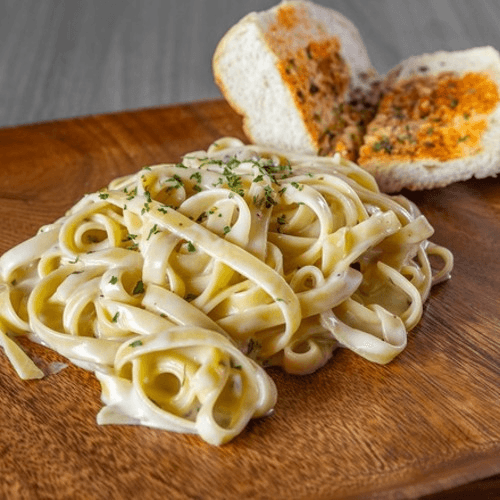 Fettuccine Alfredo with Chicken Pasta