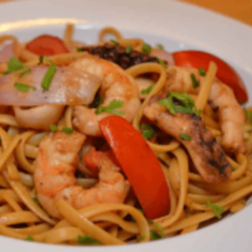 Tallarin Saltado W/seafood.