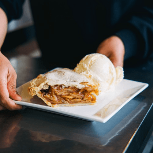 *9" GF Traditional Apple - Whole (T).