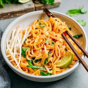 Classic Pad Thai (Popular).