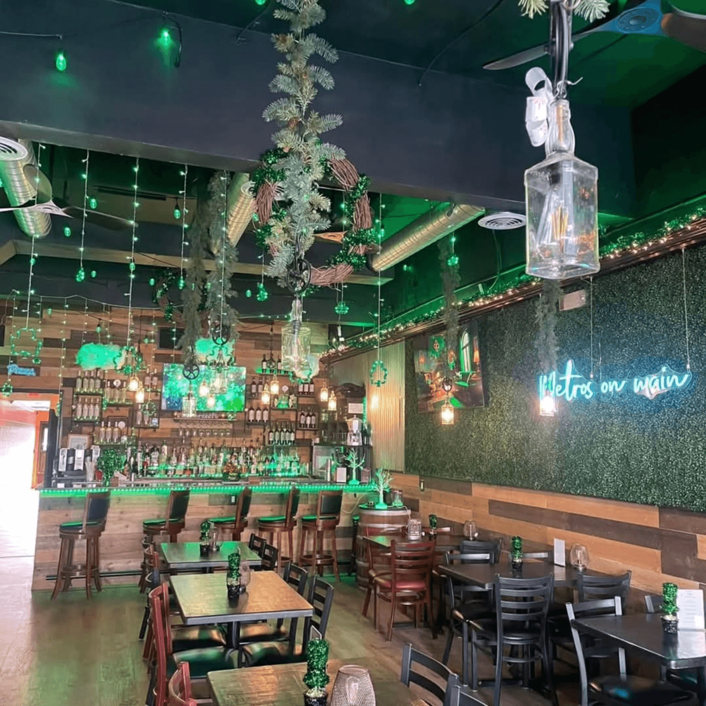 Casual Dining, Freshly Renovated Space💫 