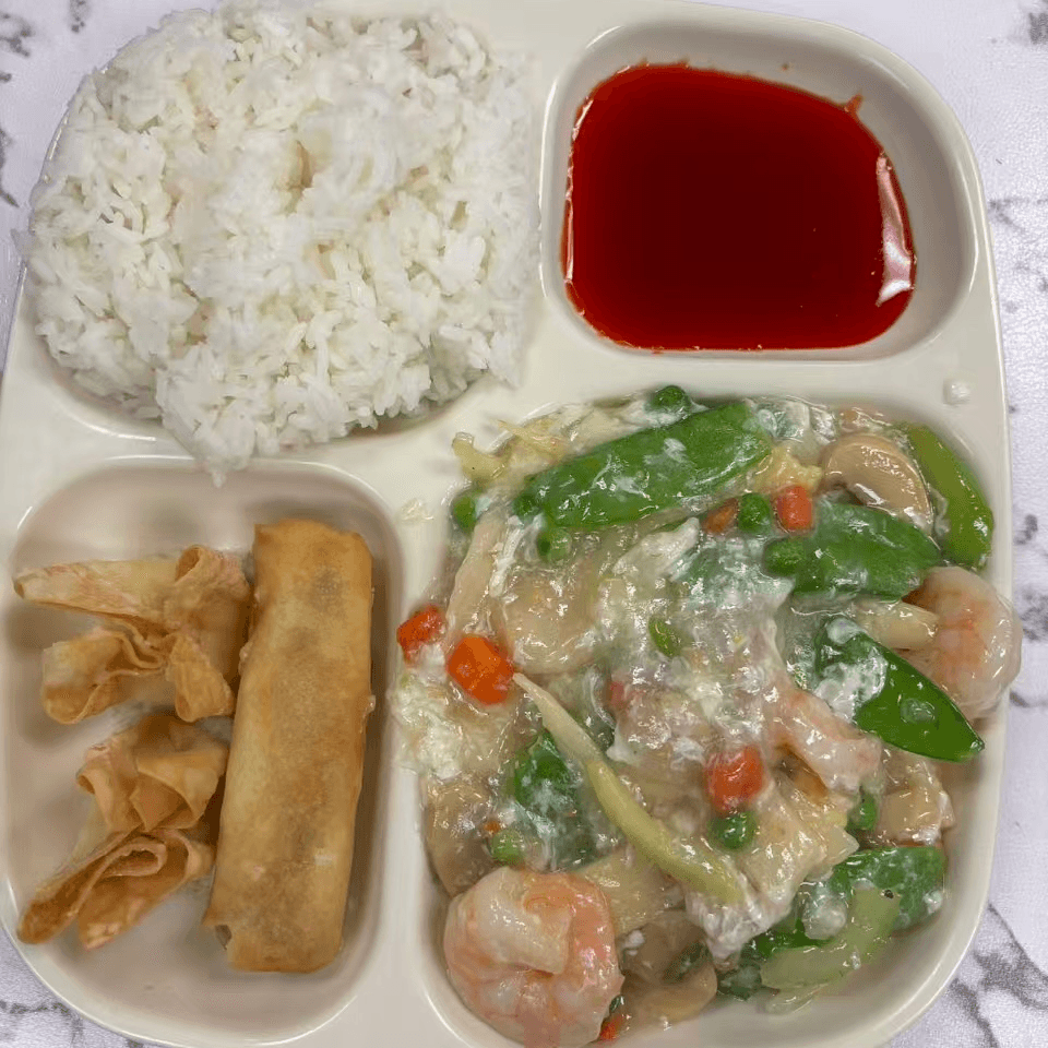 (L15) Shrimp with Lobster Sauce.