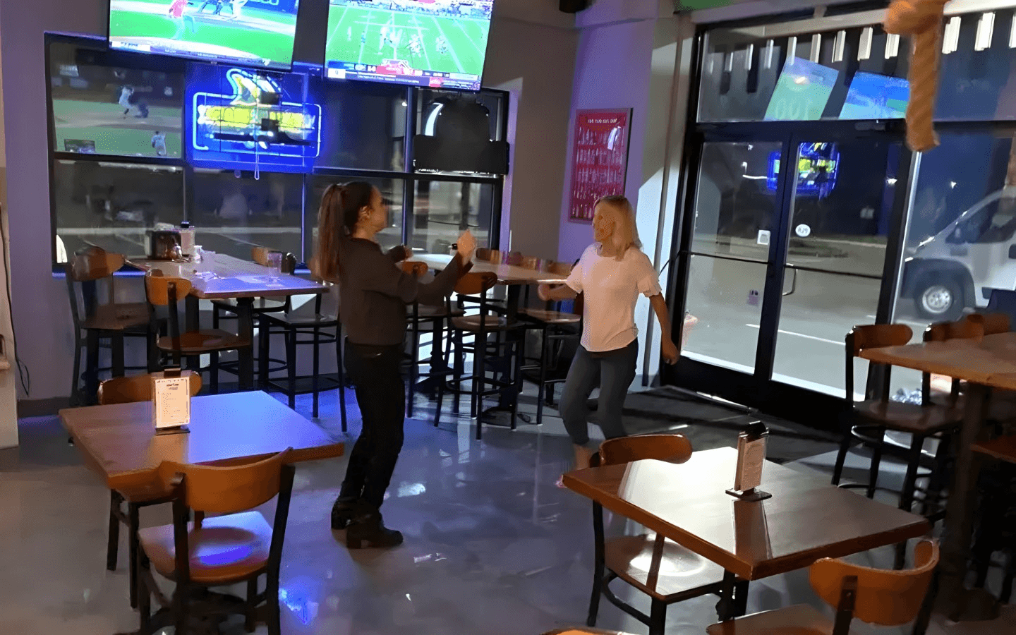 WEDNESDAYS: TRIVIA NIGHT