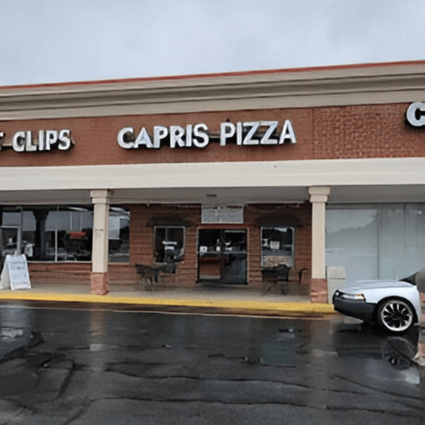 Welcome Capri's Pizzeria & Family Restaurant