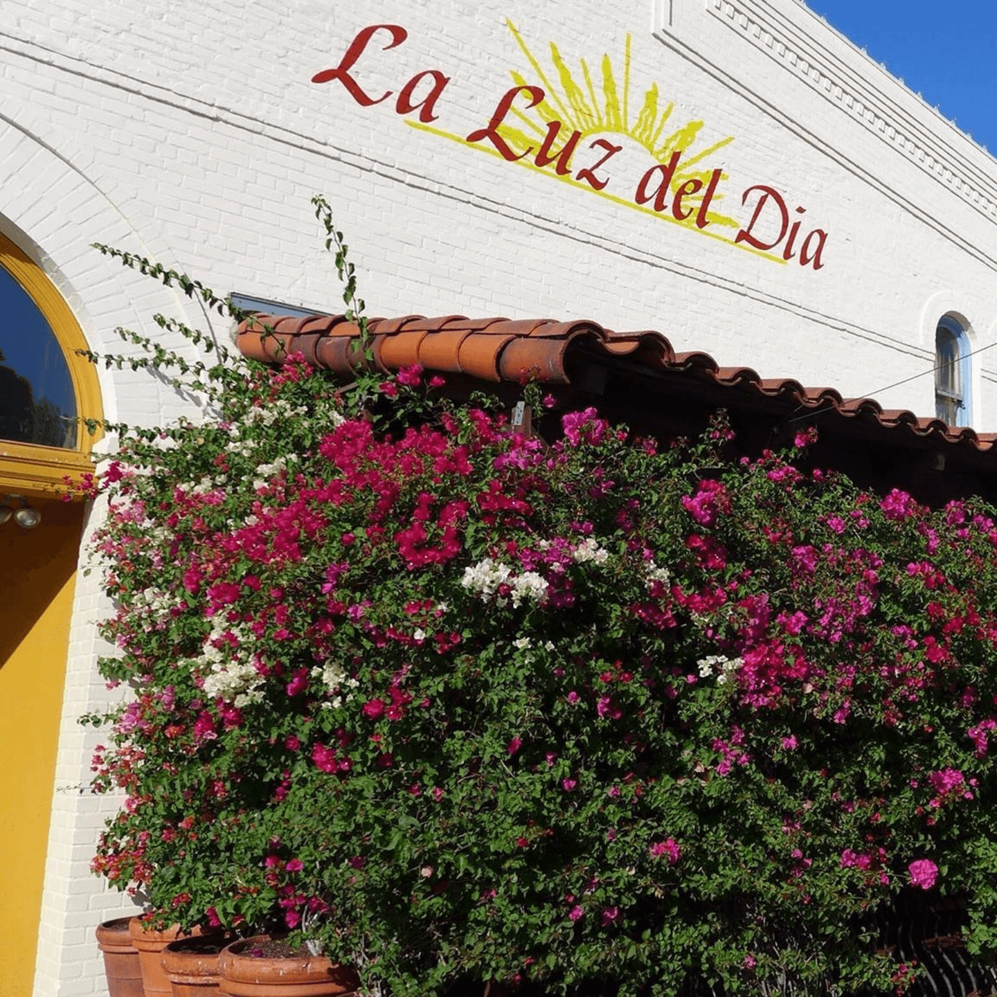 Visit La Luz del Día Restaurant!