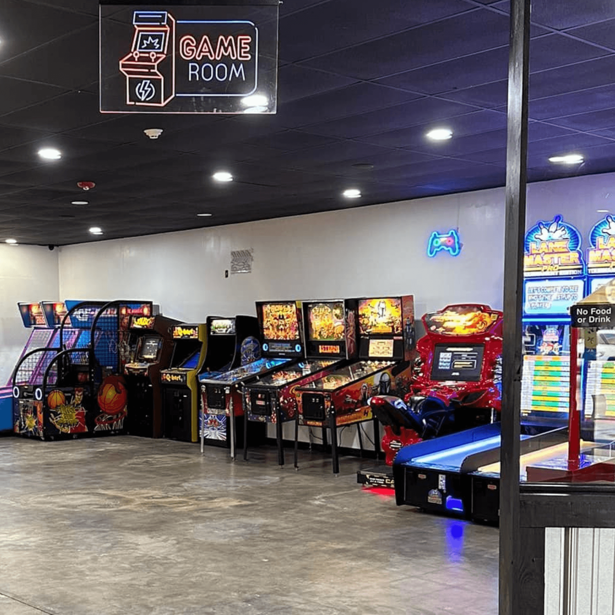 Decades Family Restaurant gallery image #2