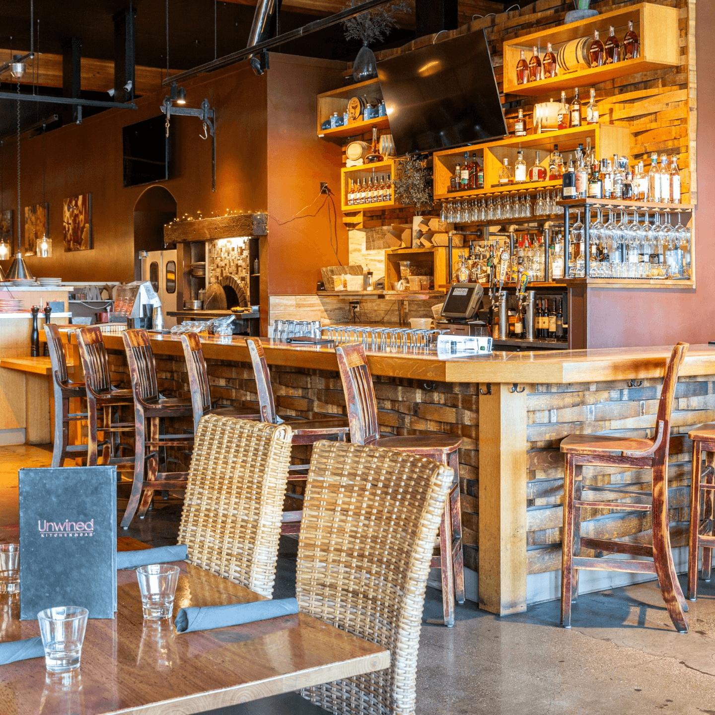 Cozy Dining Awaits: Reserve Now!