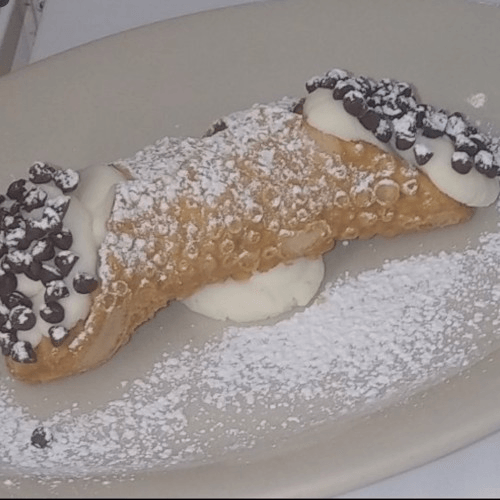 Cannoli.