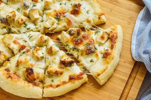 Chicken Alfredo Pizza - Medium 12".