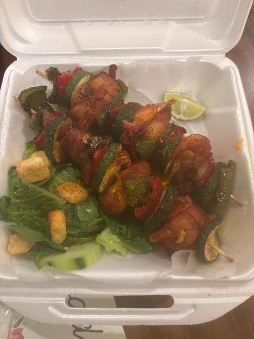 Camarones a La Brochetas.