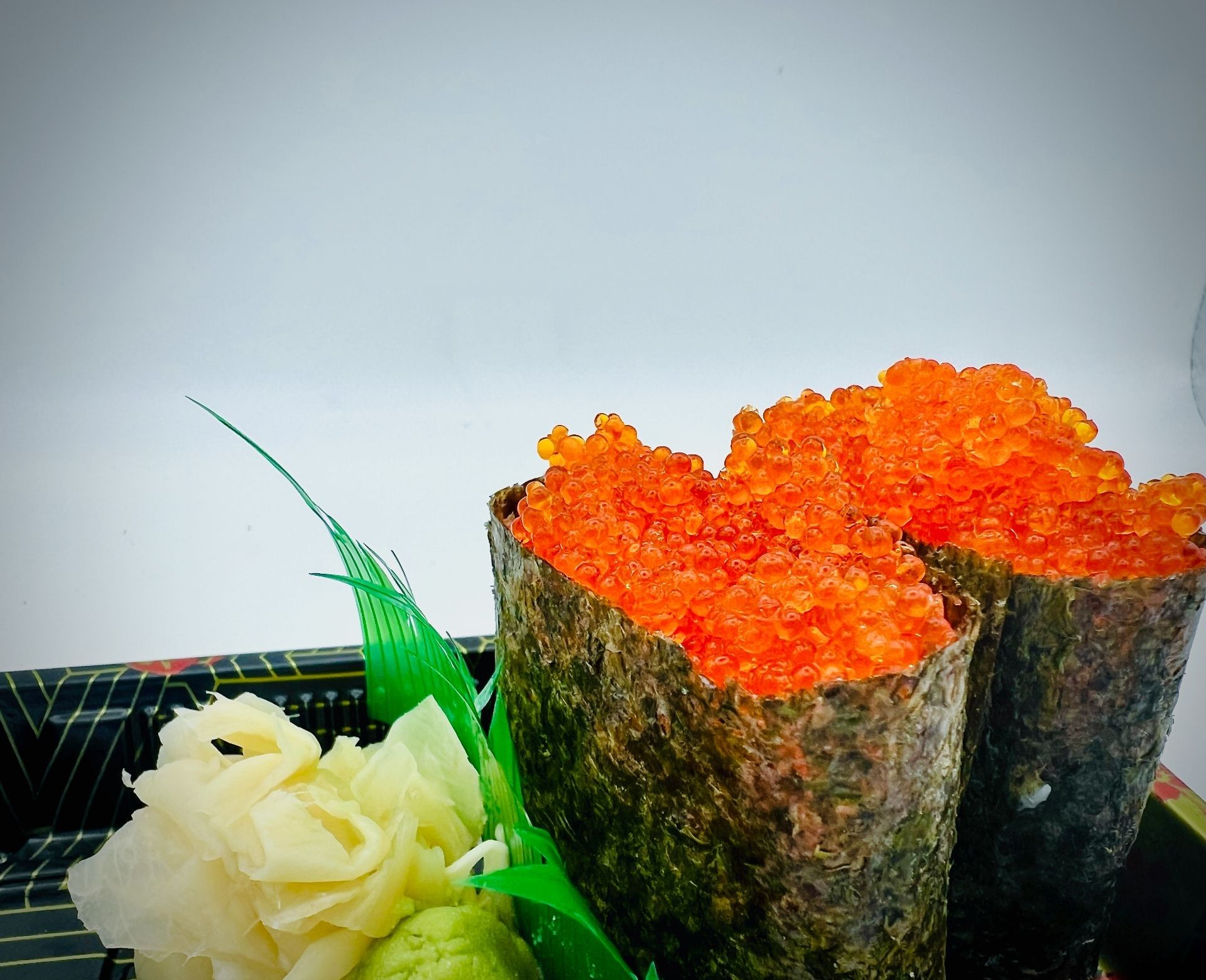 (Off) Flying fish egg sushi 2 pcs.