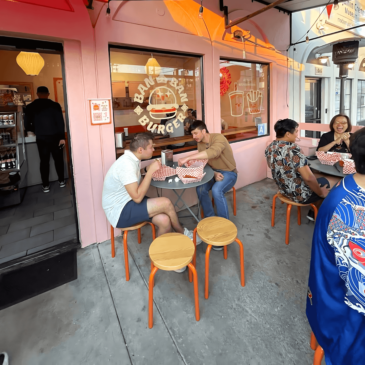 Casual, Fun & Family-Friendly😊